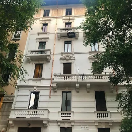 Sant'ambrogio With Charme Apartment