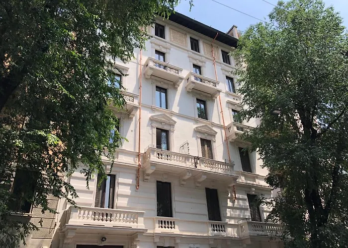 Sant'ambrogio With Charme Apartment